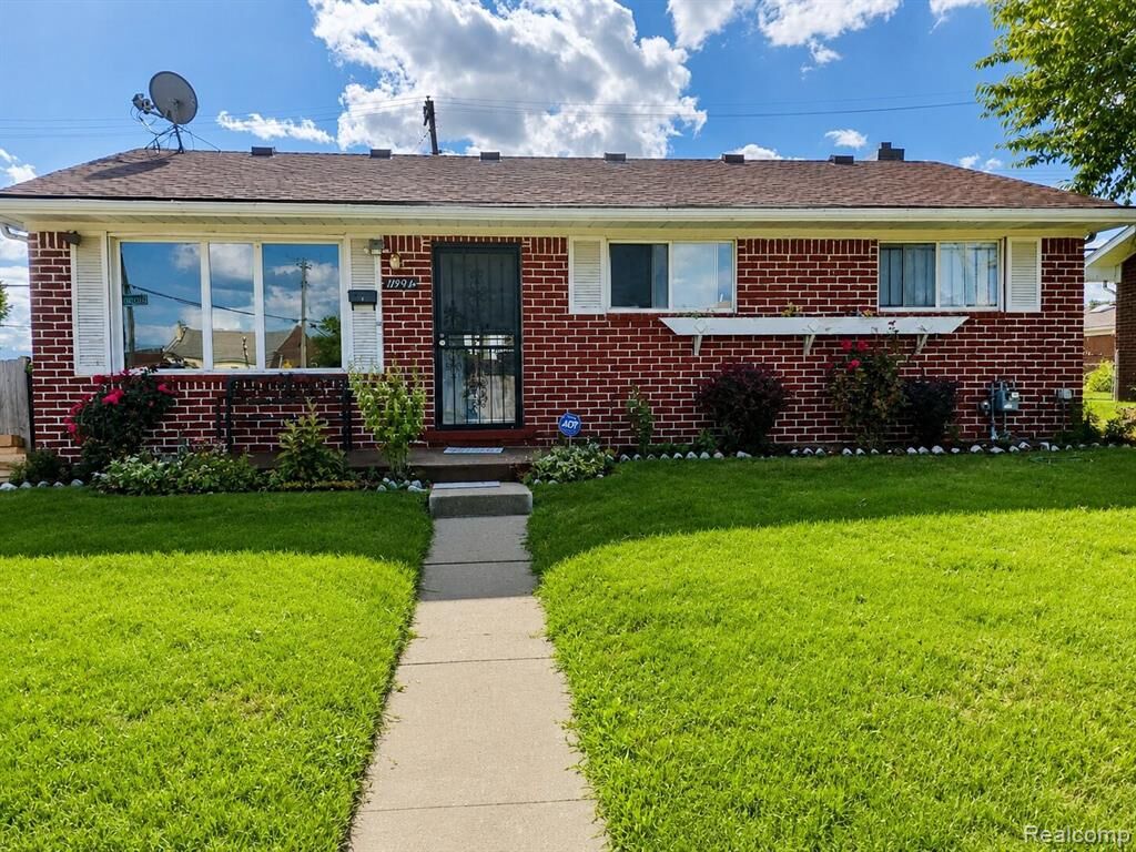 Property Photo:  11901 Bloom Street  MI 48212 2850 