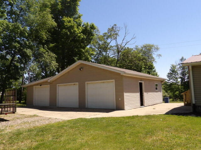 Property Photo: 797 N Snow Prairie Road MI 49094