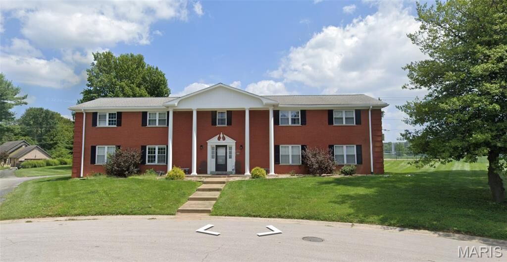 Property Photo: 1717 Saint Andrews Drive 4 IL 62269