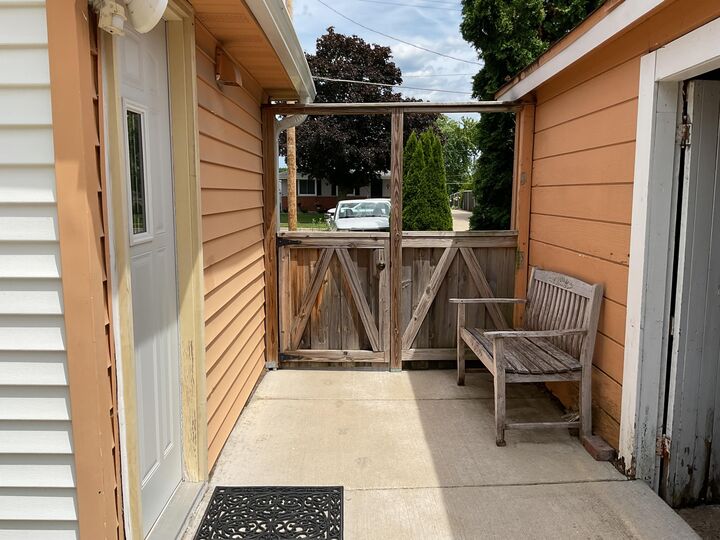 Property Photo: 6108 54th Ave WI 53142