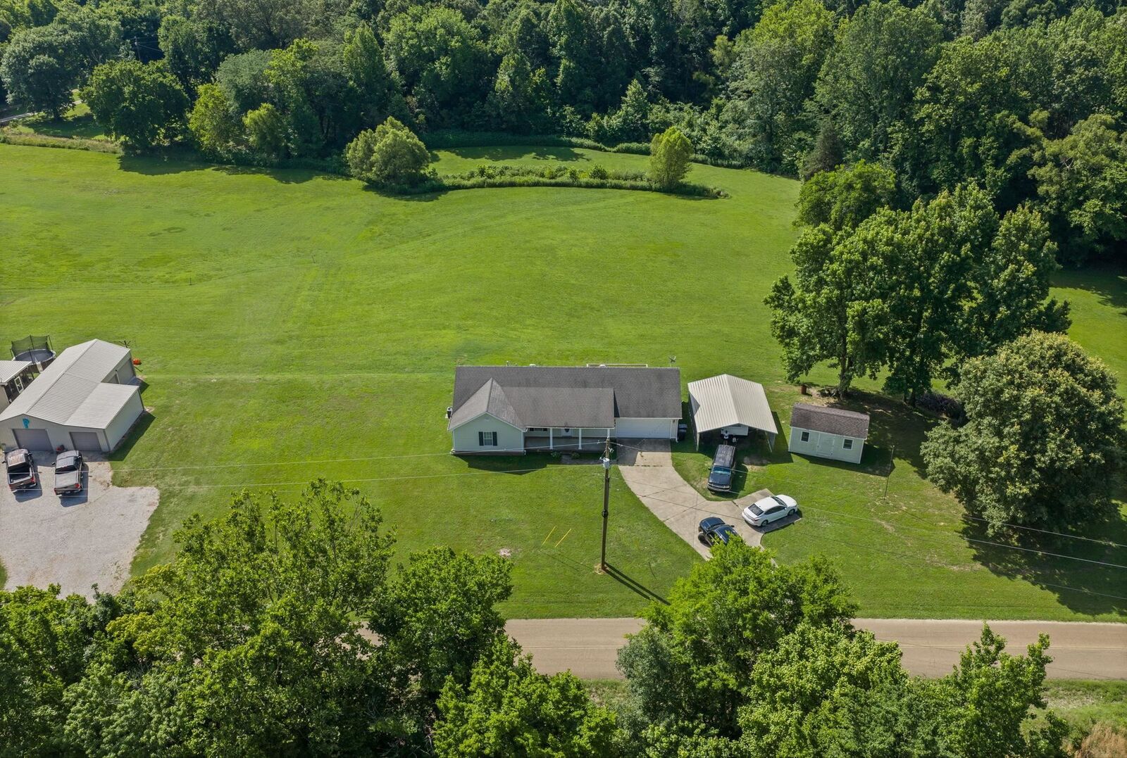 Property Photo: 1140 Long Rd TN 38019