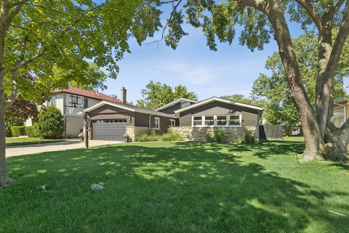 Property Photo:  9424 Tripp Avenue  IL 60076 