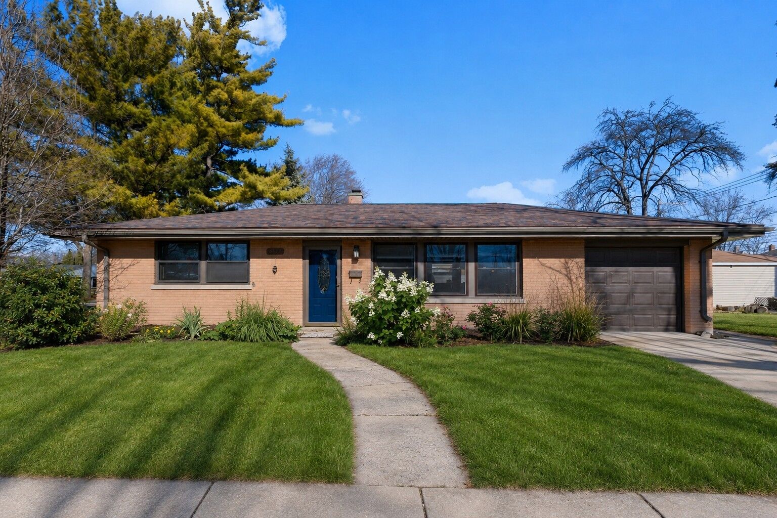Property Photo:  3749 Kemman Avenue  IL 60513 