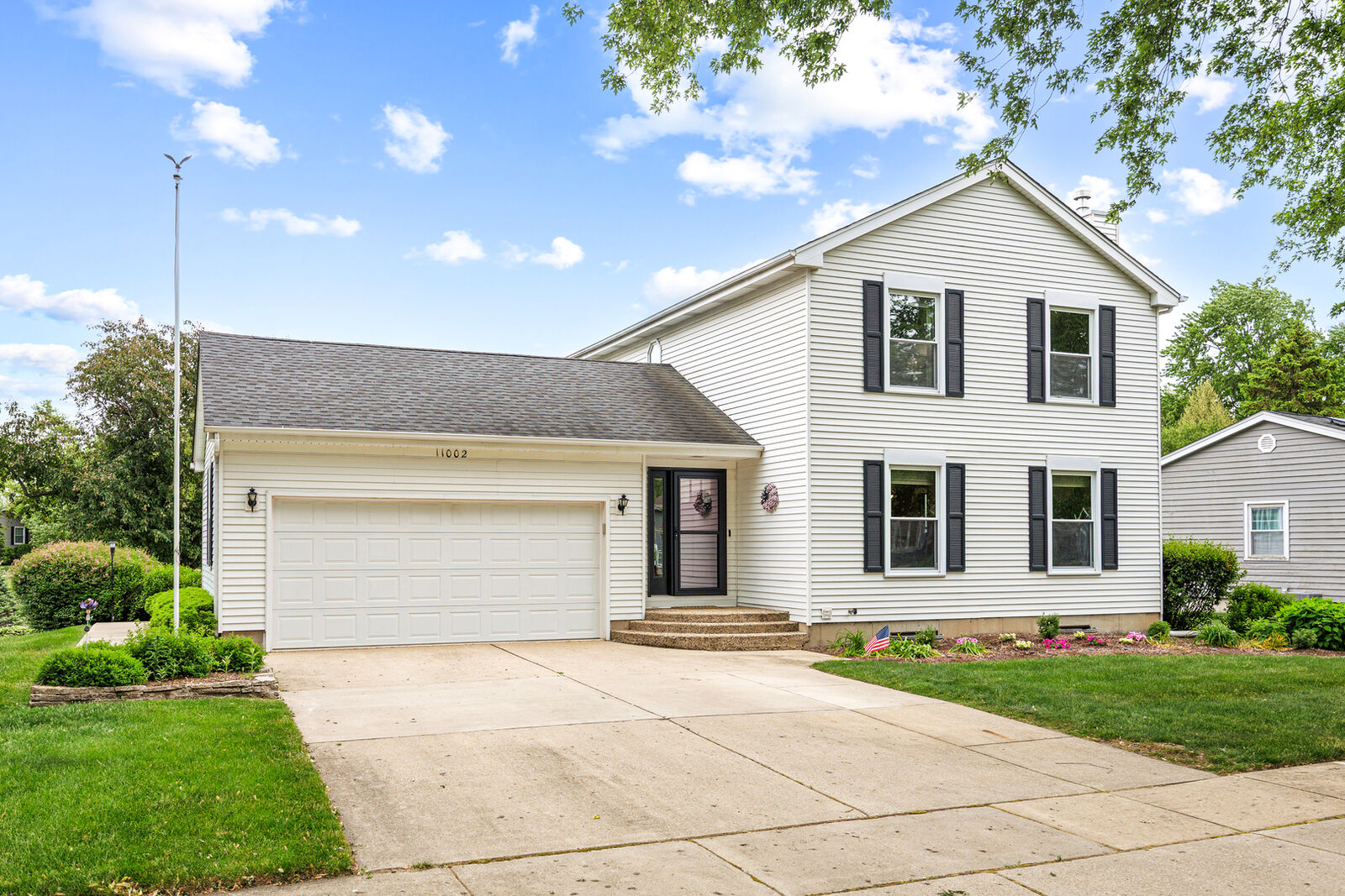 Property Photo: 11002 Janice Drive IL 60142