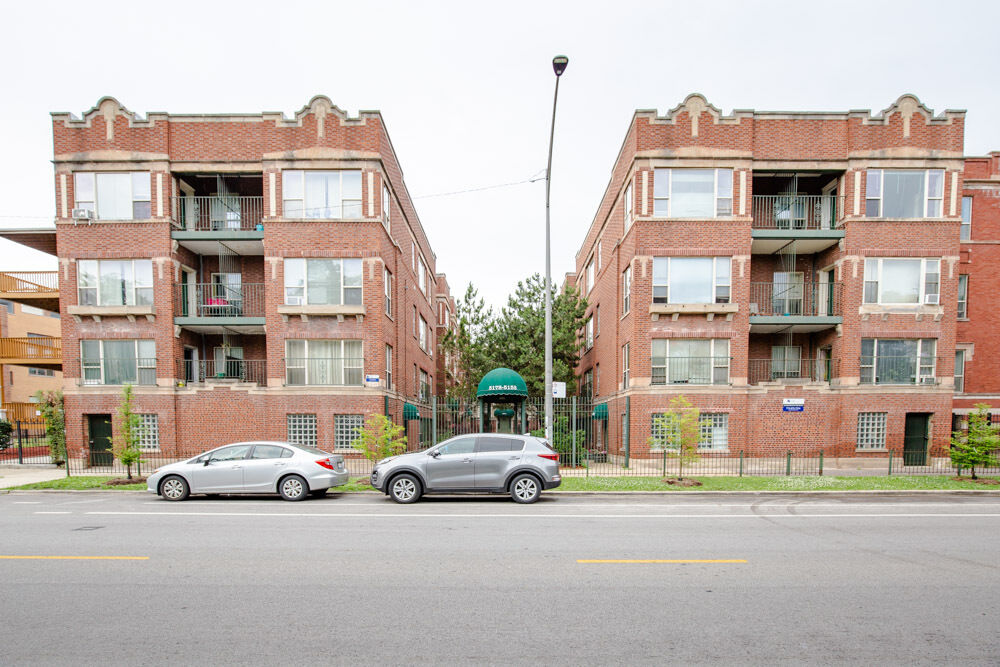 Property Photo: 5162 S King Drive 1 IL 60615