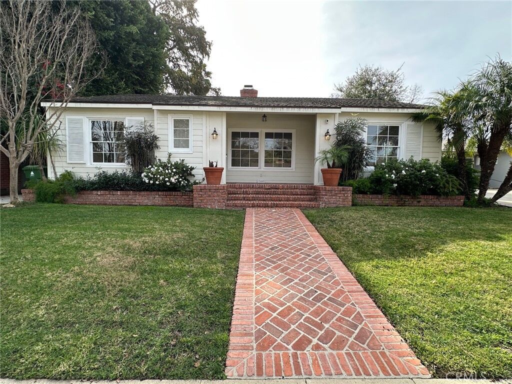 Property Photo: 15440 Dickens Street CA 91403