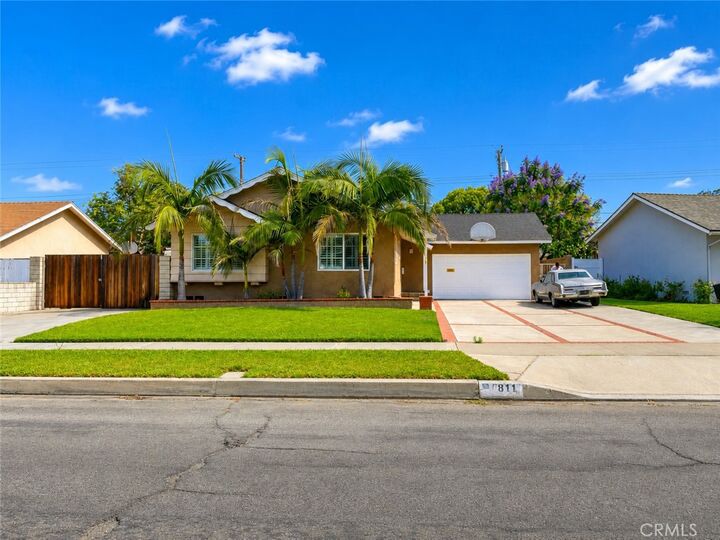 Property Photo:  811 E Saint James Avenue  CA 92865 