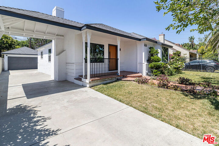 Property Photo:  8954 Kramerwood Place  CA 90034 