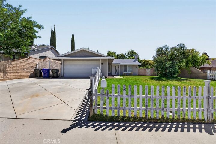 Property Photo:  30300 Jasmine Valley  CA 91387 