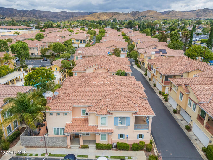 Property Photo:  2919 Estilita Way D  CA 93063 