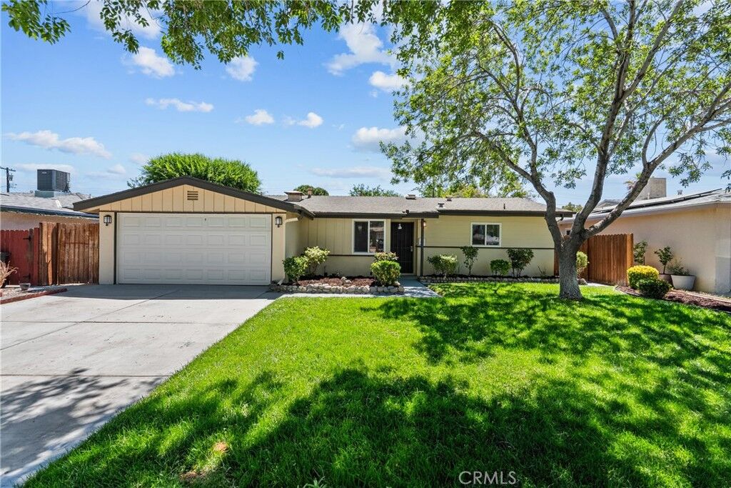 Property Photo: 44938 Lorimer CA 93534