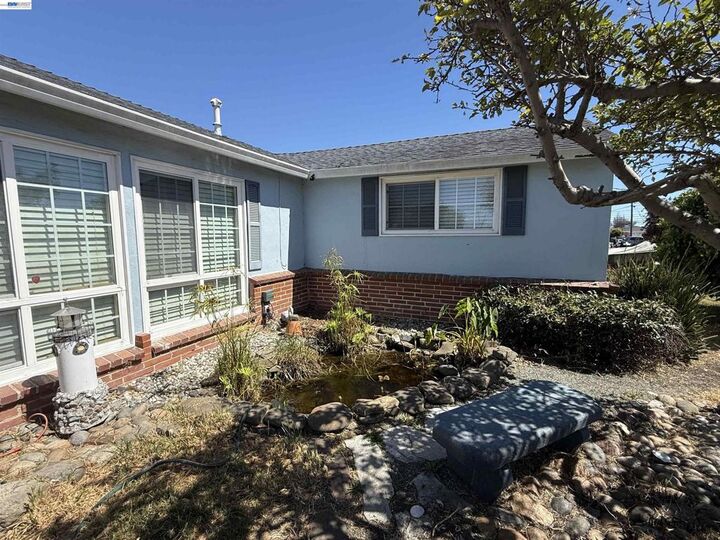 Property Photo:  1362 Esser Ave  CA 94579 