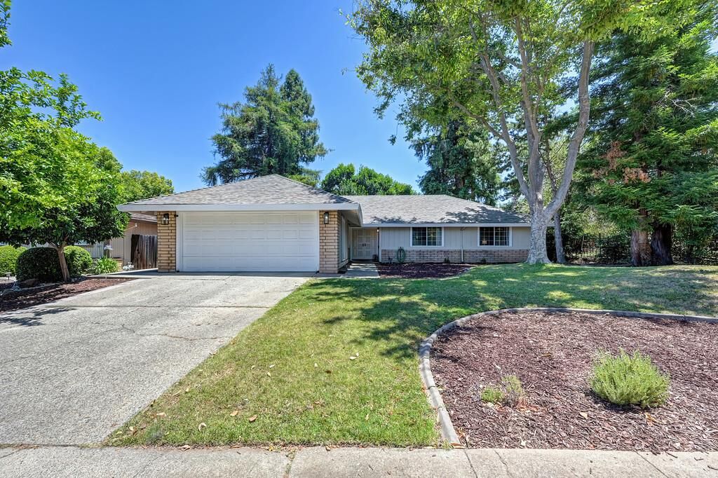 Property Photo: 5445 Elsinore Way CA 95628