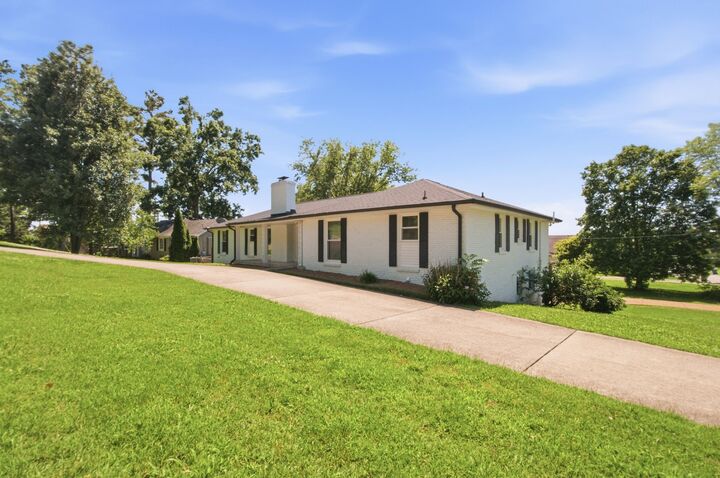 Property Photo:  7401 Harrow Dr  TN 37221 