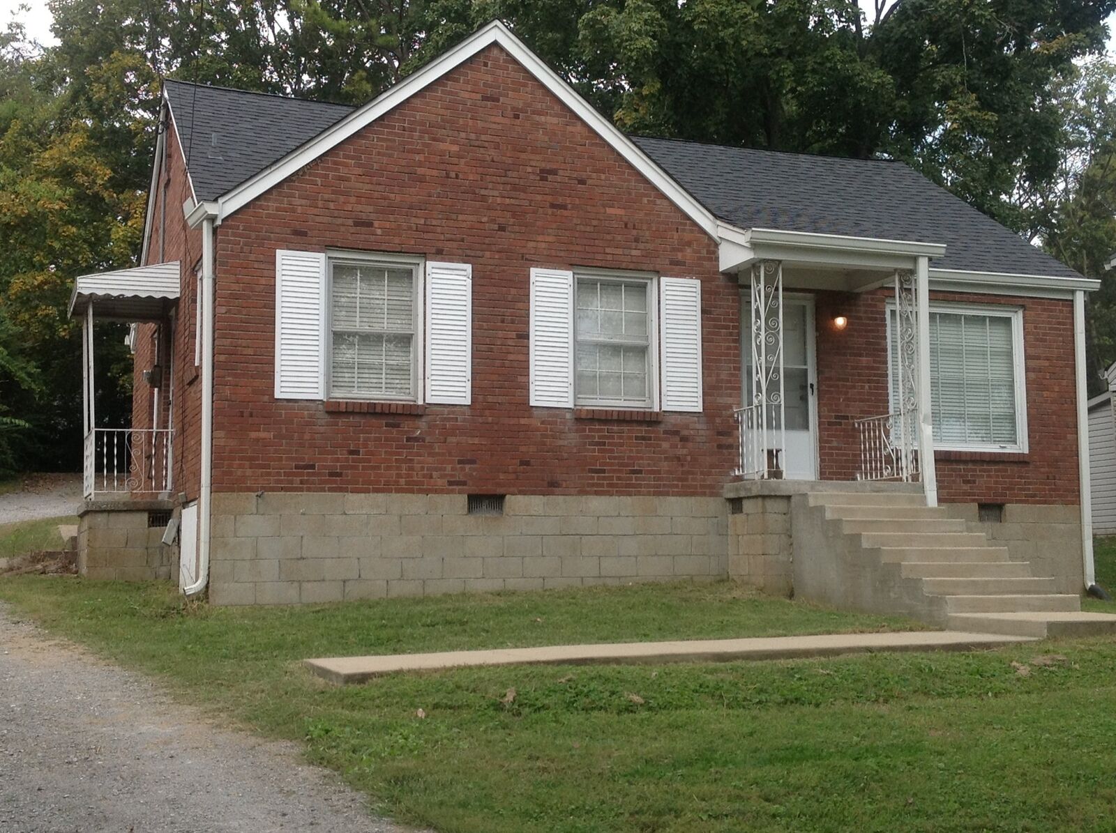 Property Photo:  1511 McGavock Pike  TN 37216 