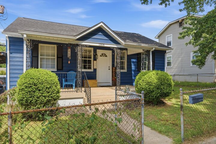 Property Photo:  1306 Berry St  TN 37138 