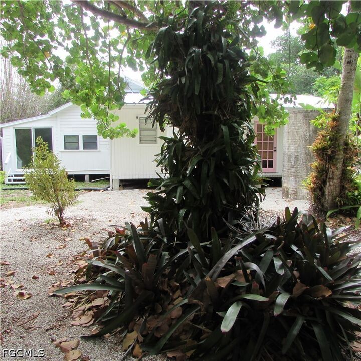 Property Photo:  7697 Beach Daisy Lane  FL 33922 