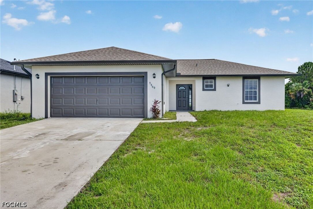 Property Photo:  3900 4th Street SW  FL 33976 