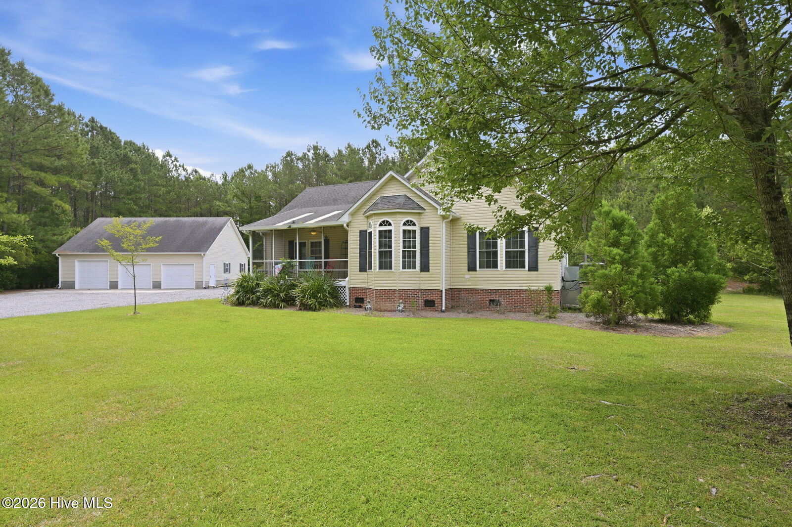 Property Photo: 365 Arnetta Way S NC 28571