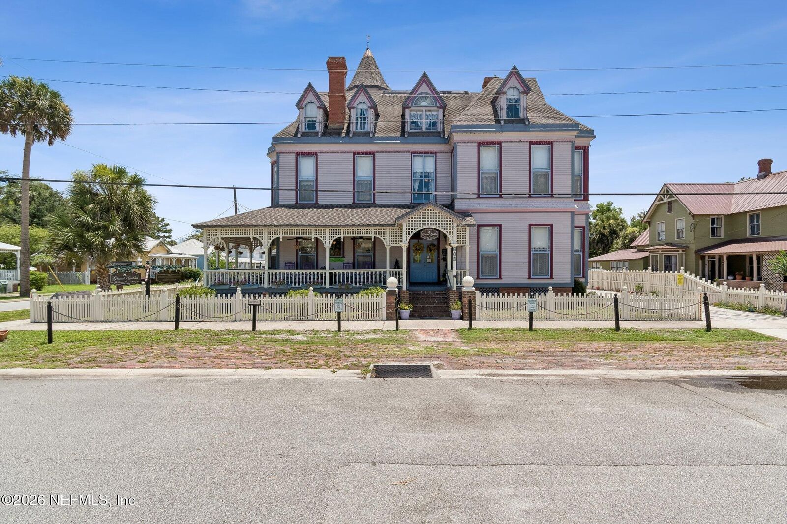 Property Photo:  603 Emmett Street  FL 32177 