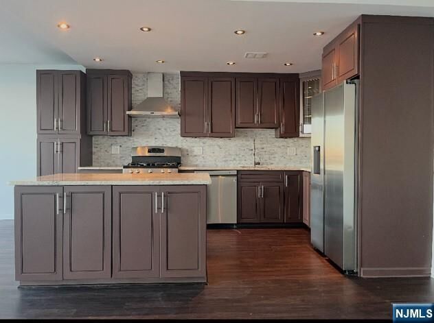 Property Photo:  4 Horizon Road 1207  NJ 07024 