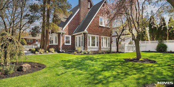 Property Photo:  206 Lakeview Avenue  NJ 07605 