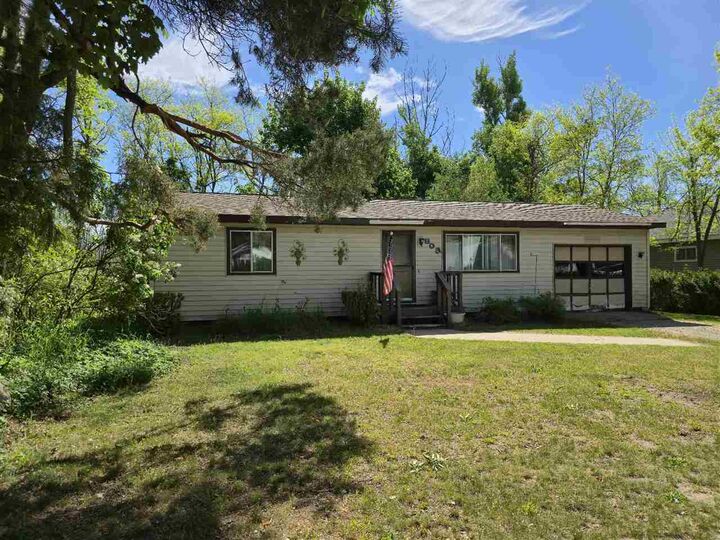 Property Photo:  802 Washington  MI 49740 