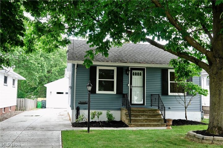 Property Photo: 1325 Elmwood Road OH 44124