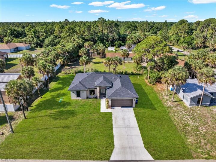 Property Photo: 205 W 7th St FL 33972