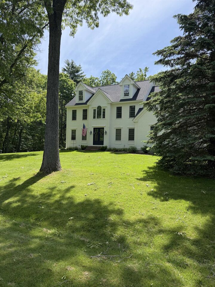 Property Photo:  8 Eagle Court  NH 03840 