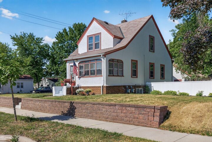 Property Photo:  556 5th Avenue S  MN 55075 