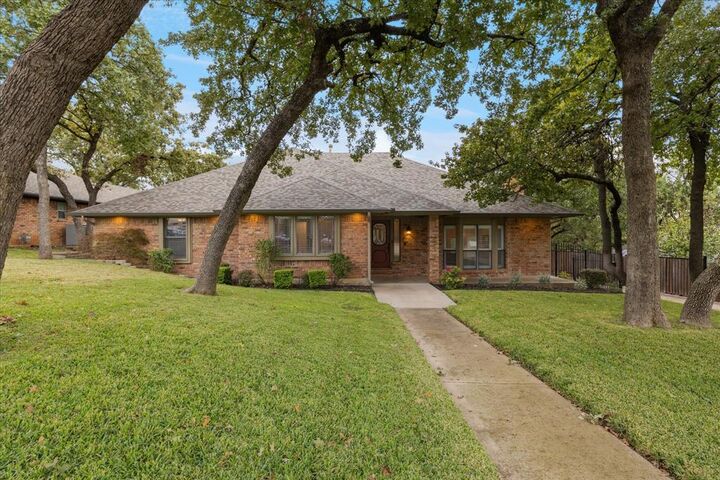 Property Photo:  2618 Keystone Drive  TX 76006 