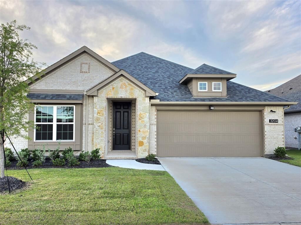 Property Photo: 3204 Ferrero Lane TX 75407