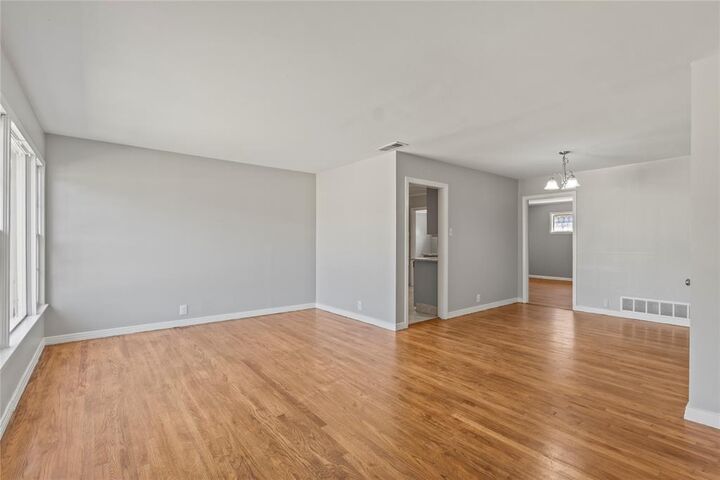 Property Photo: 1602 Glen Avenue TX 75216