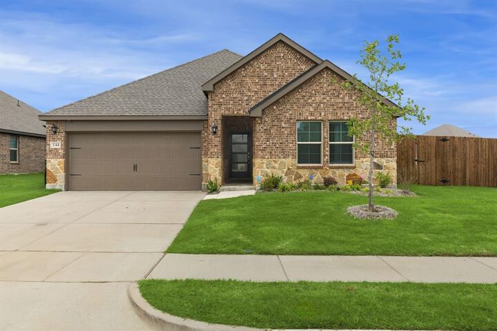 Property Photo: 144 Willowbranch Drive TX 75087