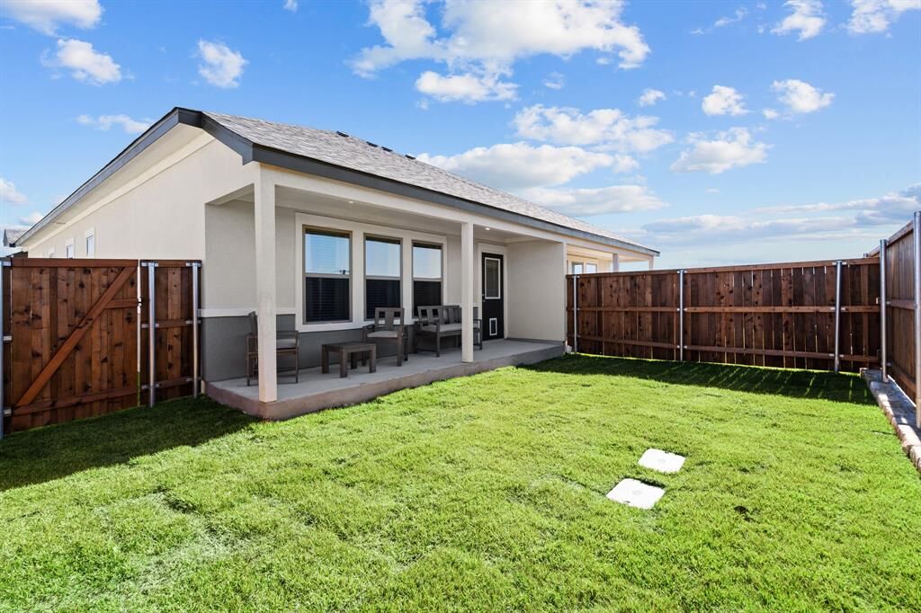 Property Photo: 4770 N Luxe Lane 302A TX 76207
