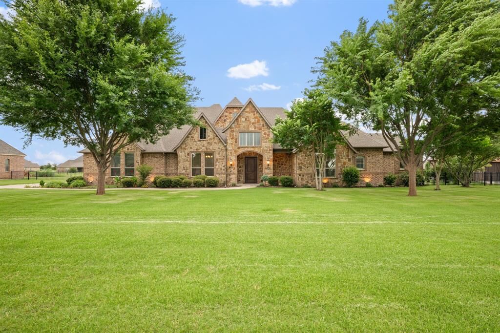 Property Photo: 1929 Canyon Road TX 75009
