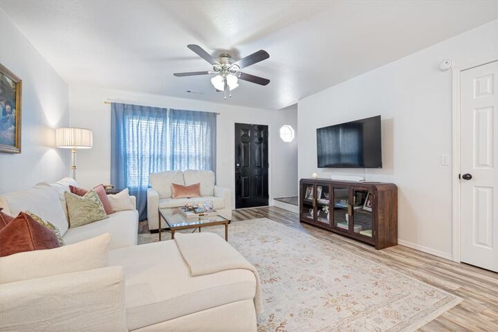 Property Photo:  507 Braithwaite Street B  AR 72712 