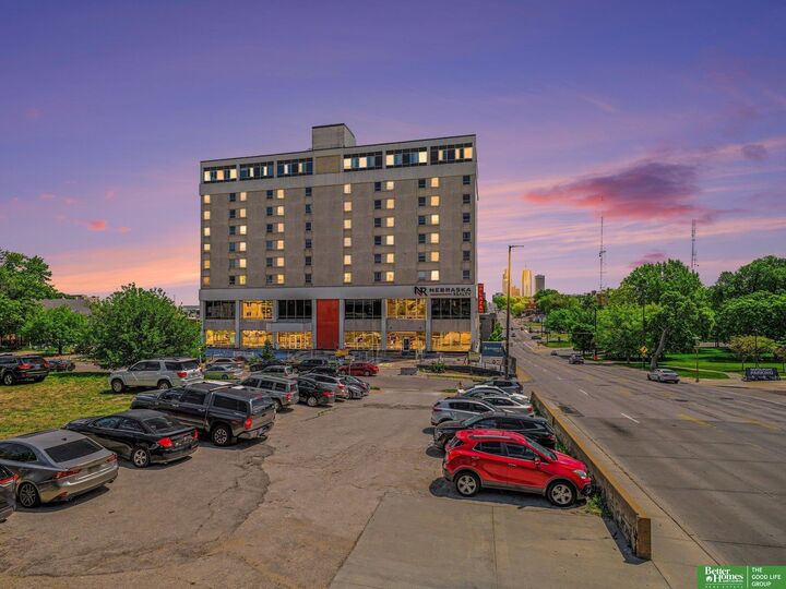 Property Photo: 105 N 31st Avenue 501 NE 68131