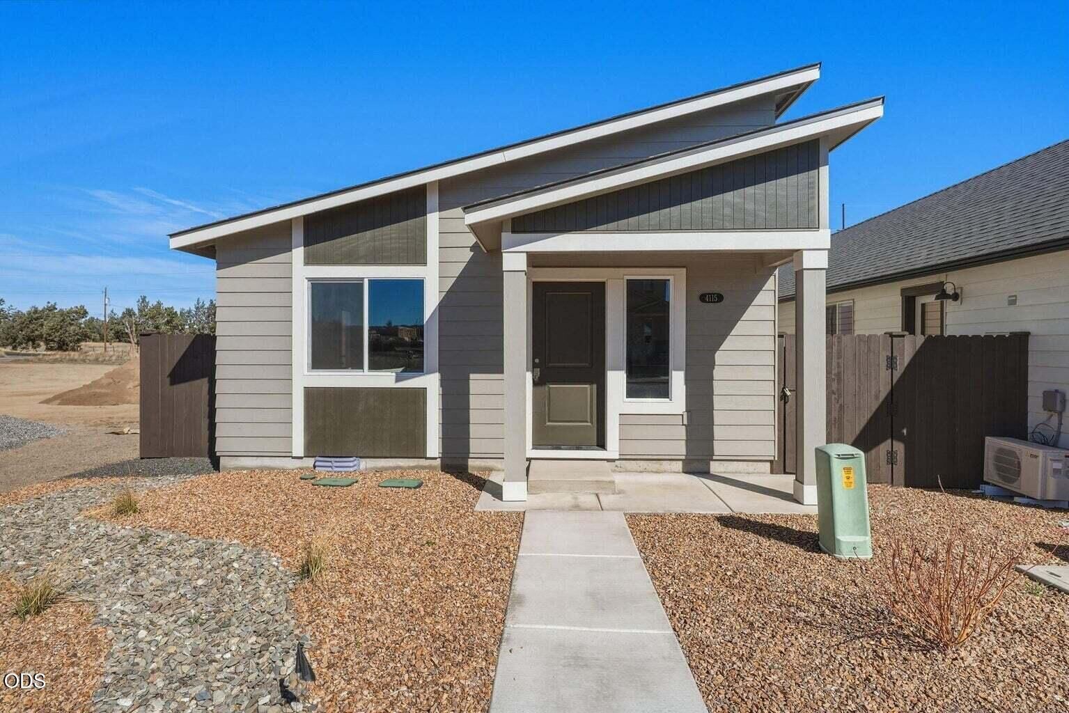 Property Photo:  4067 SW Pumice Avenue 96  OR 97756 
