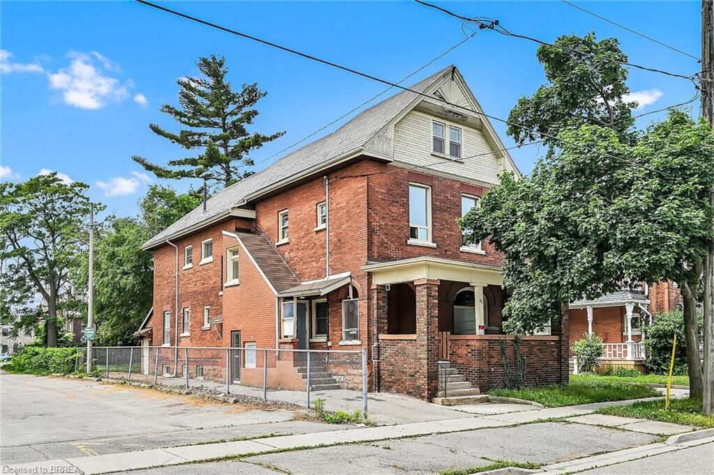 Property Photo:  33 Nelson Street 5  ON N3T 2M7 