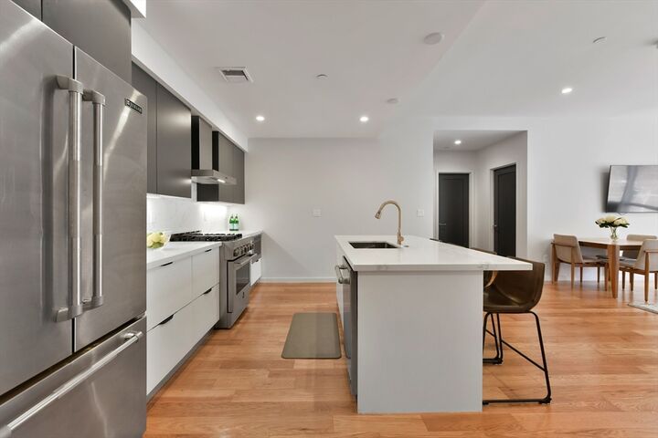 Property Photo: 531-533 E 2nd St 201 MA 02127