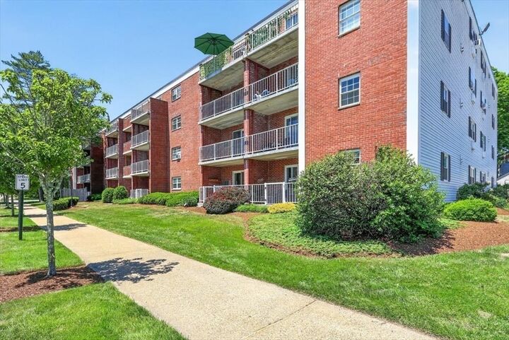 Property Photo:  65 Webster Street 108  MA 02190 