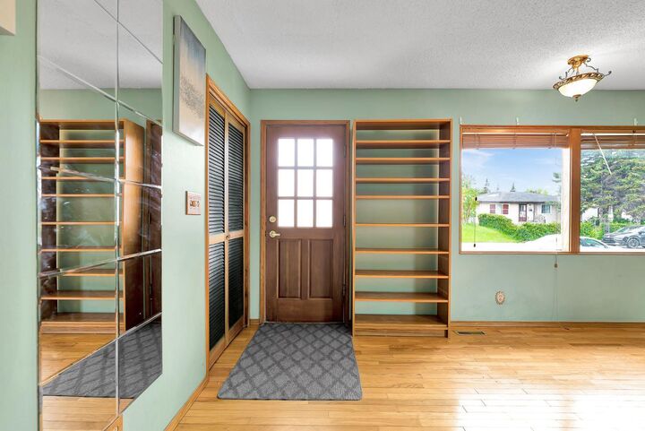 Property Photo:  4127 Maryvale Road NE  AB T2A 2T7 