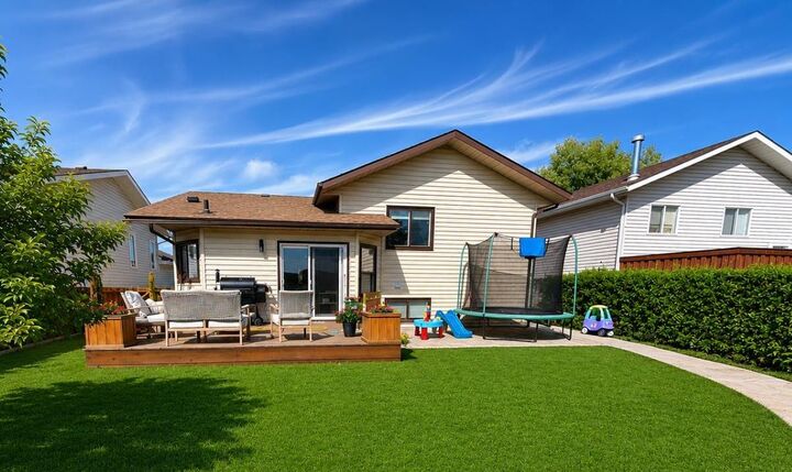 Property Photo: 7818 Mission Heights Drive AB T8W 1Y2