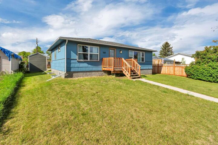 Property Photo: 5012 62 Avenue AB T4J 1E6