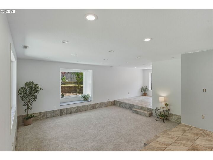 Property Photo:  1915 Fern Ct  OR 97420 