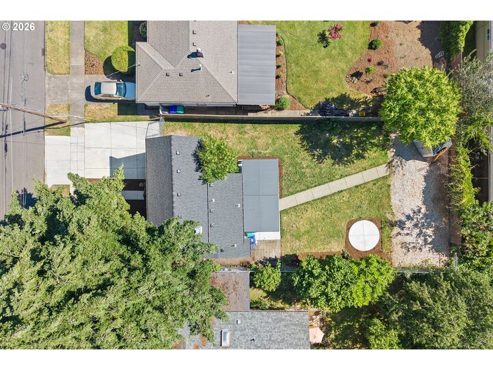 Property Photo:  3327 SE 59th Ave  OR 97206 