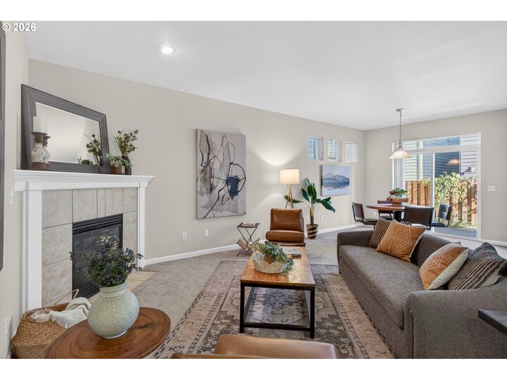 Property Photo:  212 NW Glencory St  OR 97124 