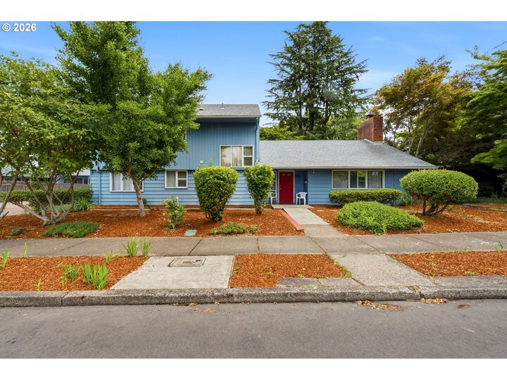 Property Photo:  625 NW 36th St  OR 97330 